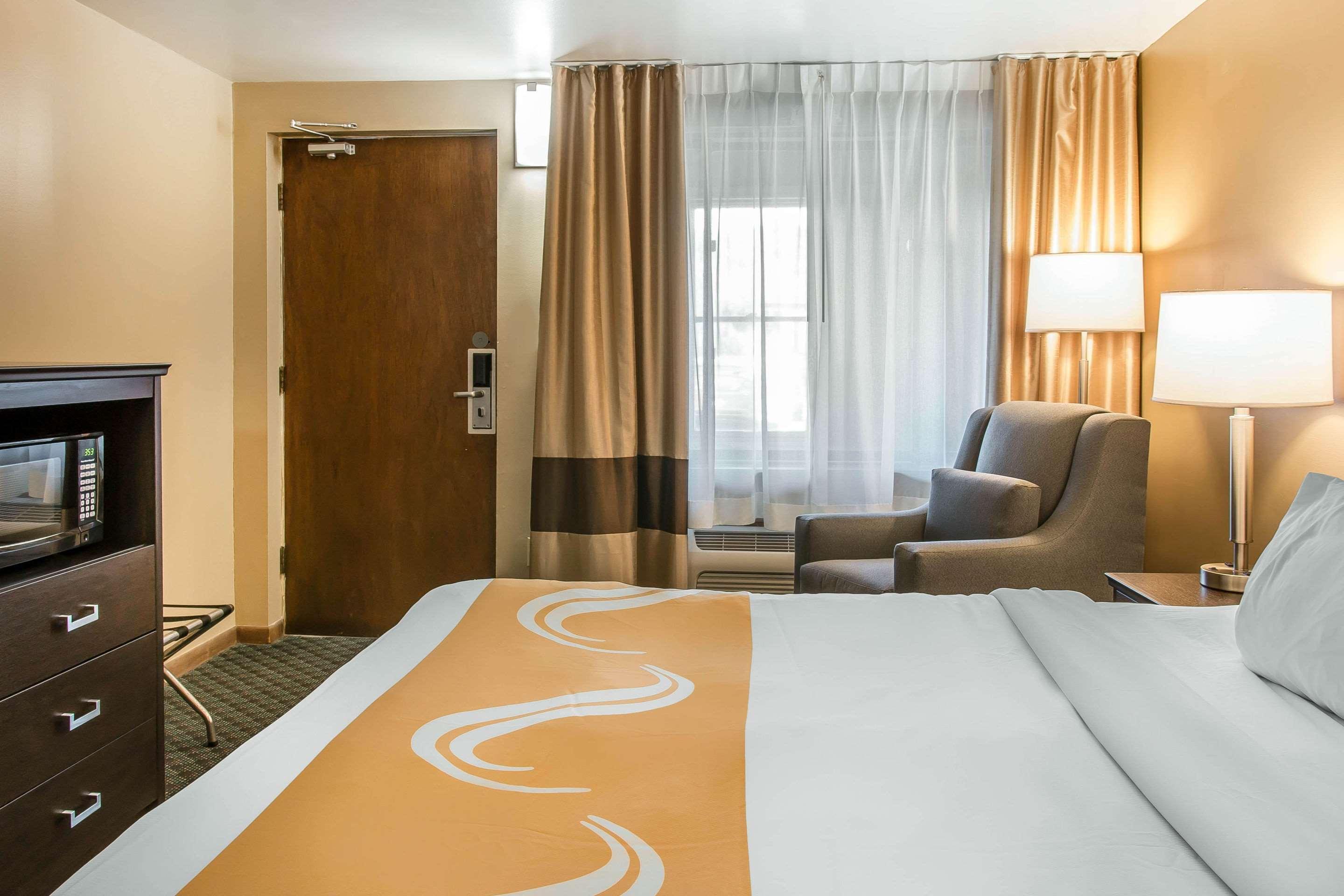 Quality Inn & Suites Хоутон Экстерьер фото