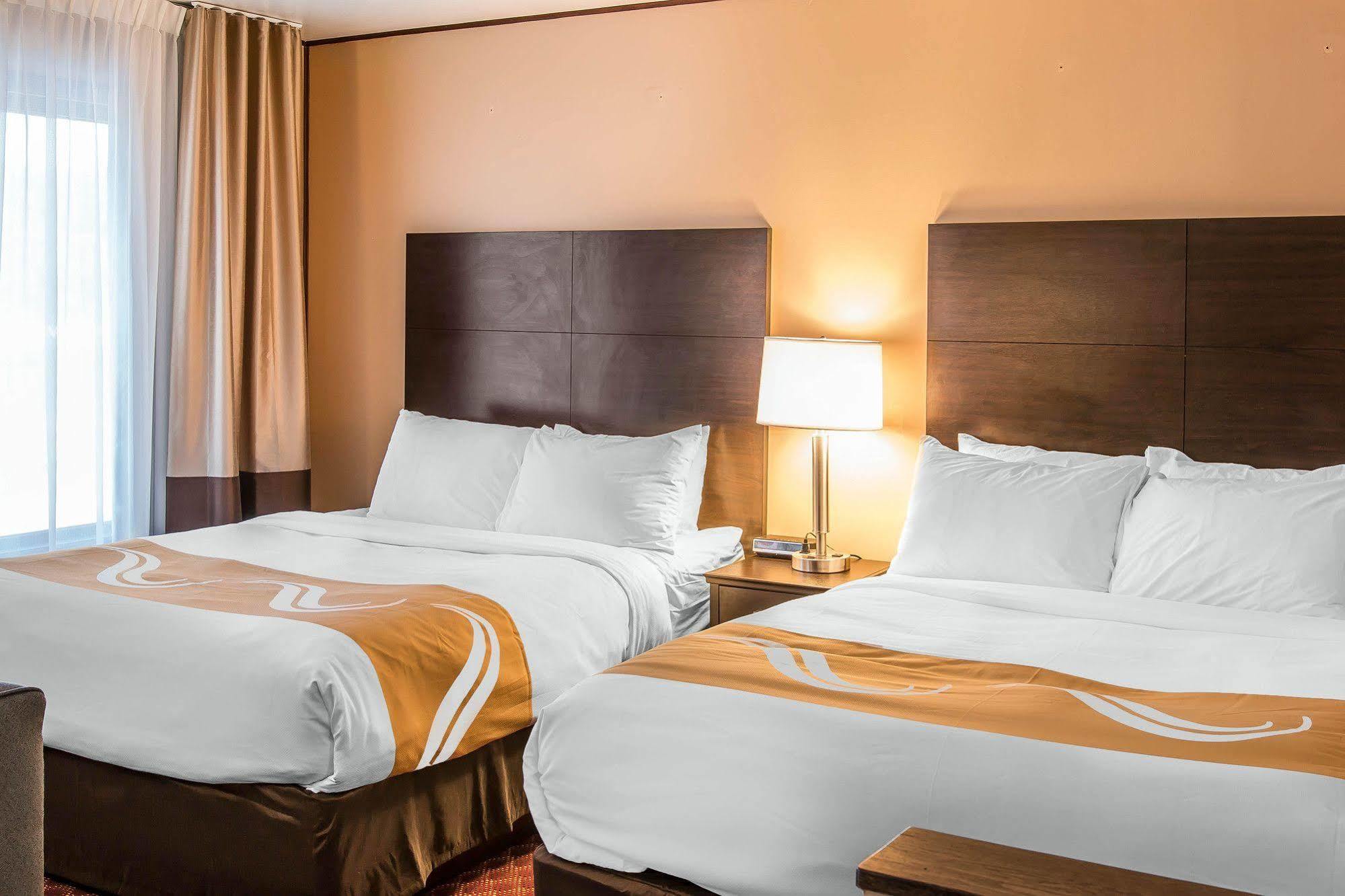 Quality Inn & Suites Хоутон Экстерьер фото